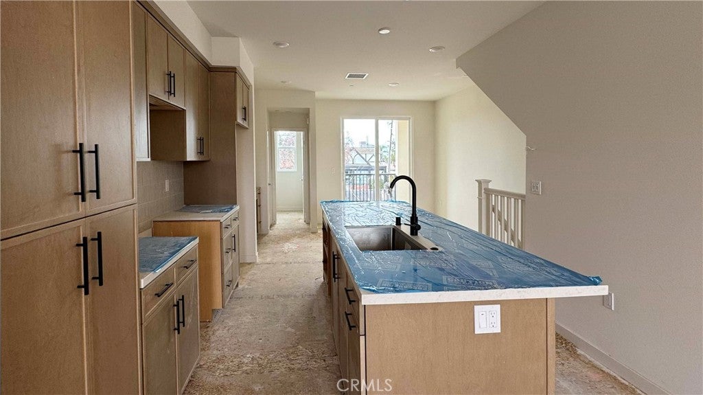 685 S Brea Boulevard 304