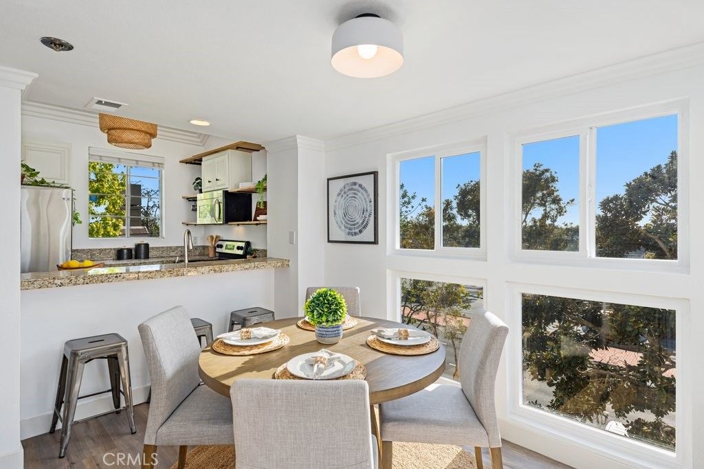 listing image 130727500170755117437
