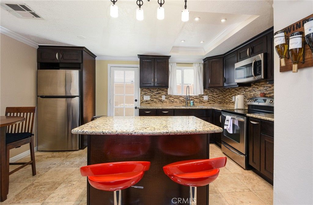 listing image 130720041443073450384