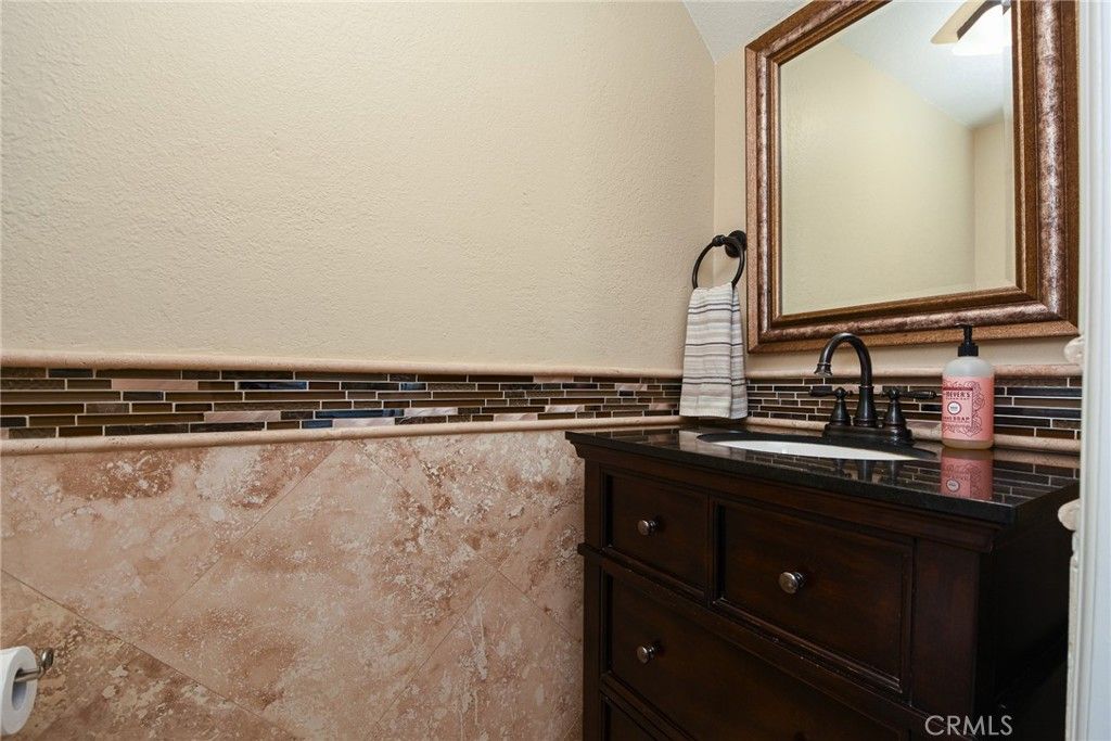 listing image 130727483089030029914