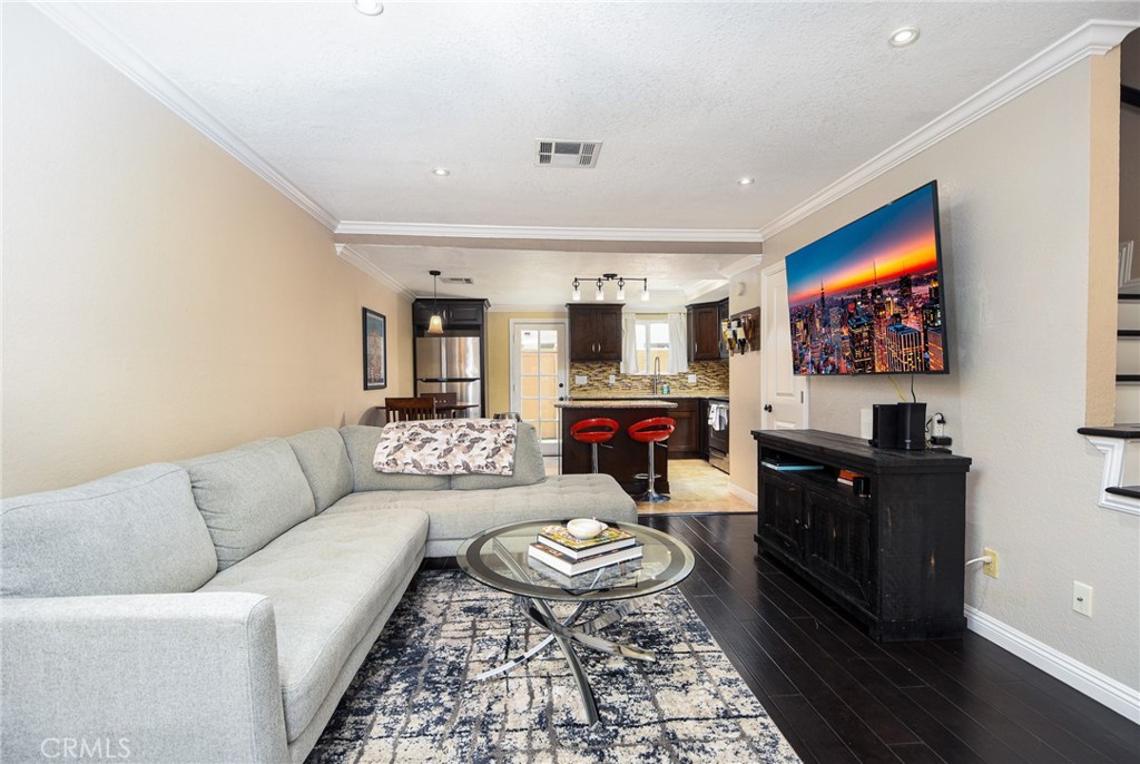 2229 N Broadway J