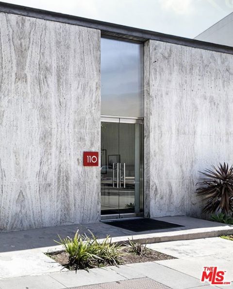 Photo of 110 N Doheny Drive #103, Beverly Hills, CA 90212 (MLS # 25587281)