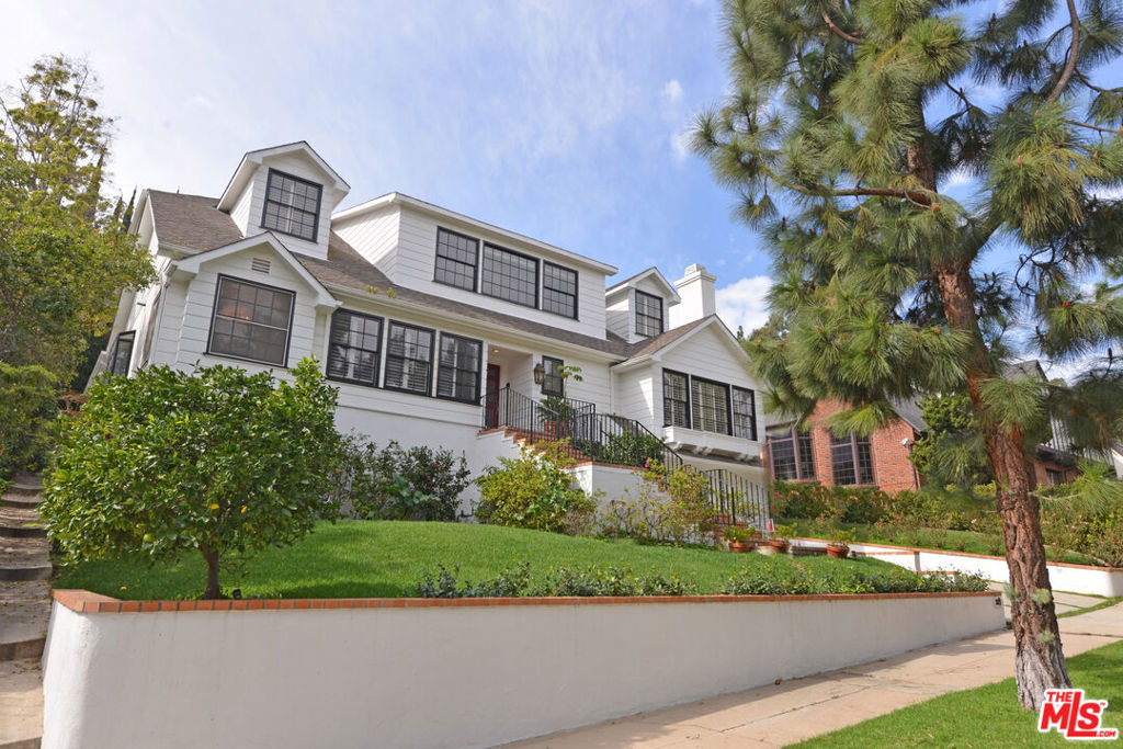 Properties 2 321 Dalehurst Avenue