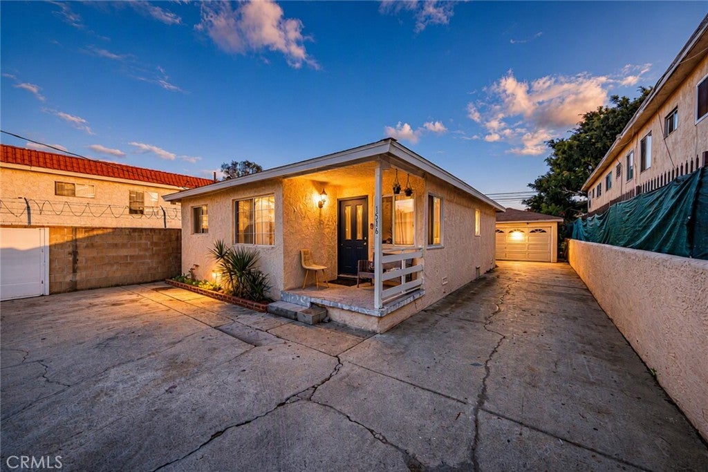 1516 W 226th