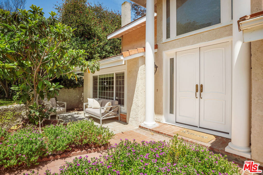 2024 San Ysidro Drive
