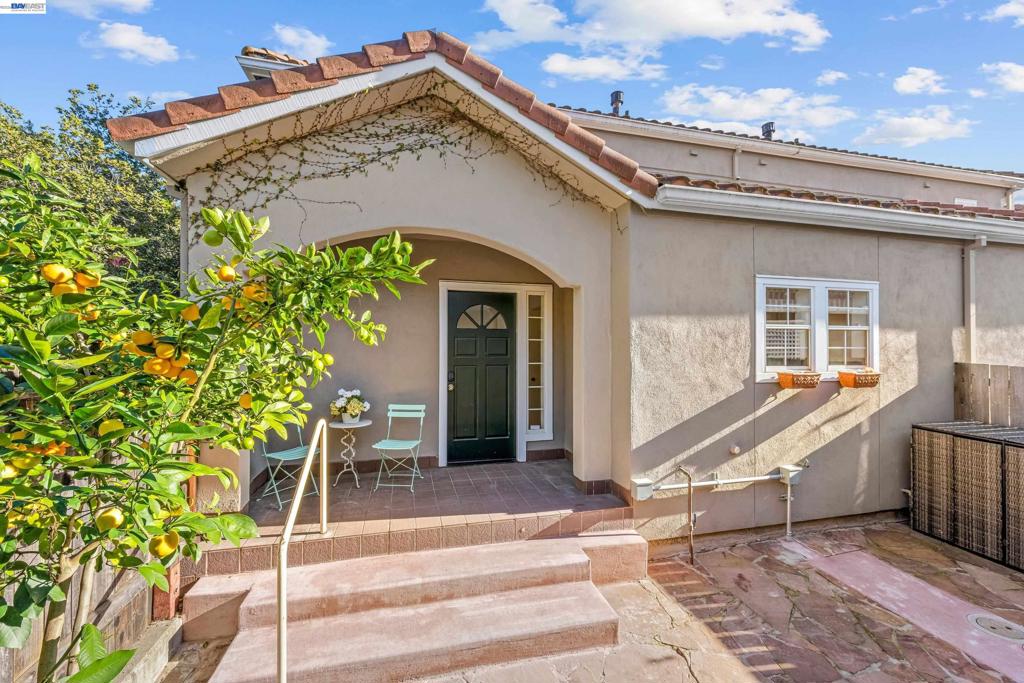 4636 Redwood Rd