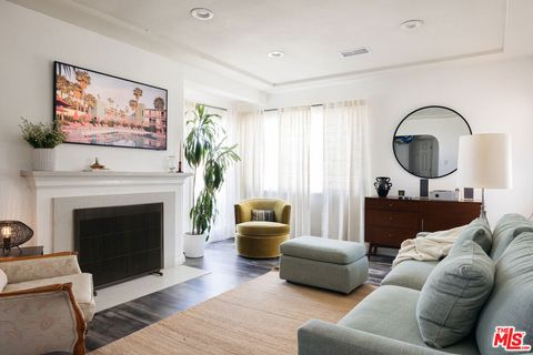 Photo of 1916 W 94th Street, Los Angeles, CA 90047 (MLS # 26795869)