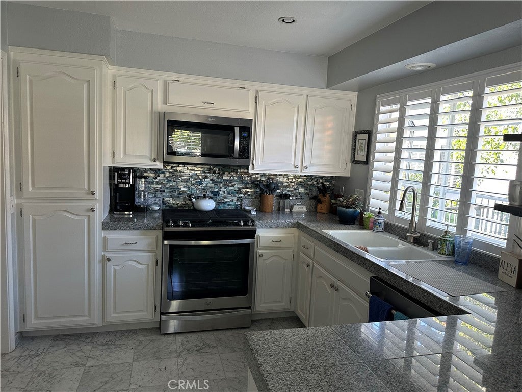 619 Riviera Circle