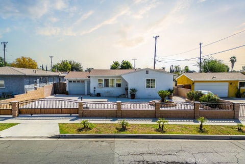 Photo of 9497 Catawba Ave AVE, Fontana, CA 92335 (MLS # IG26179658)