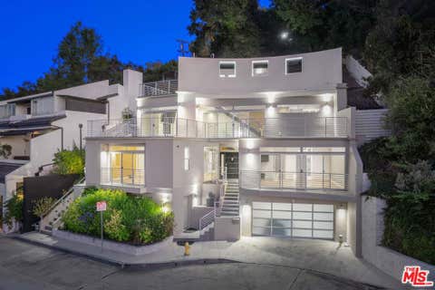 Photo of 11698 Picturesque Drive, Studio City, CA 91604 (MLS # 26868841)