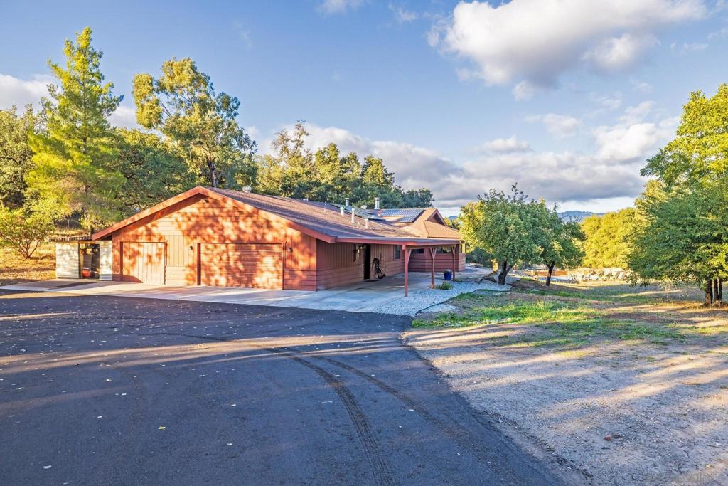 3280 Black Oak Lane