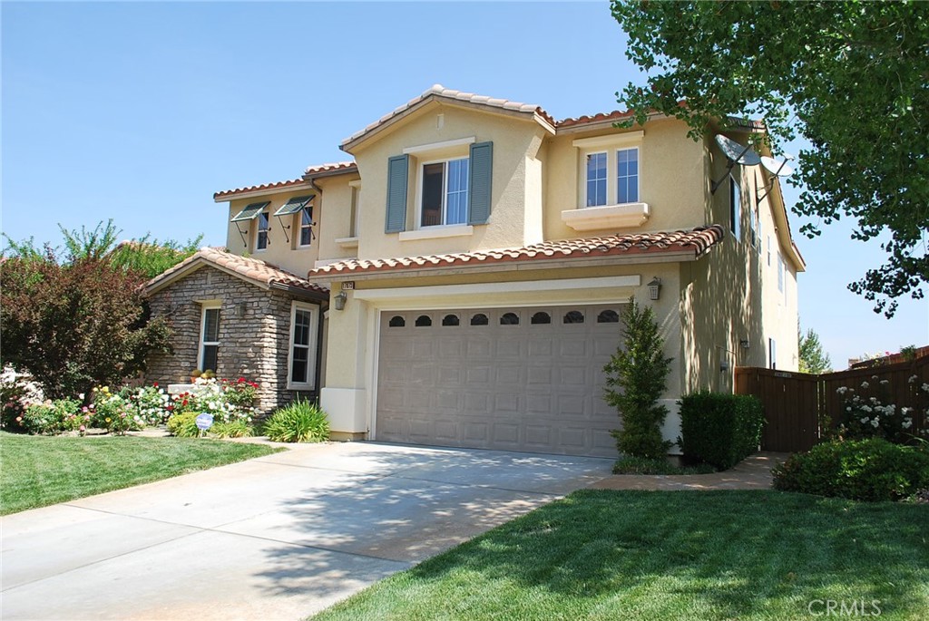Welcome to this gorgeous 4-bedroom, 4-bathroom home located in the desirable Fair Oaks Ranch community. This spacious residence includes a large upstairs loft and an additional storage room that can easily be used as a 5th bedroom. Enjoy the convenience of a full bedroom and bathroom on the first floor—ideal for guests or multi-generational living.
The home features an open and airy floor plan filled with natural light, soaring ceilings, and custom interior paint. A spacious formal living room and elegant dining area flow seamlessly into the inviting family room with a cozy fireplace. The upgraded kitchen boasts granite countertops, a large center island, ample cabinetry, and a walk-in pantry—perfect for any home chef.
Upstairs, the expansive primary suite includes a luxurious en-suite bathroom and a generous walk-in closet. Hardwood floors add warmth and sophistication throughout the home.
Step outside to the beautifully landscaped backyard offering gorgeous views and a charming gazebo—ideal for relaxing or entertaining.
Enjoy the exceptional community amenities, including parks, pool, and playgrounds, all within close proximity to top-rated schools, shopping centers, dining, and easy freeway access.
Don’t miss this incredible opportunity to own a dream home in a prime location!