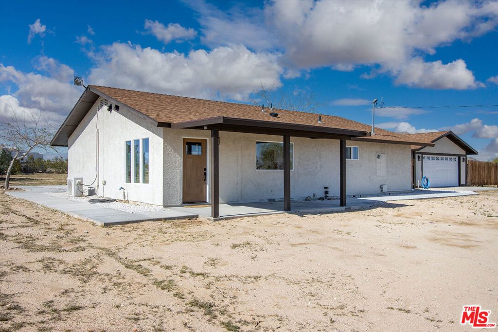 Photo of 60777 Adele Avenue, Landers, CA 92285 (MLS # 26751177)