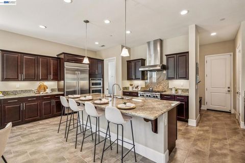 Photo of 66 Adair Way Way, Hayward, CA 94542 (MLS # 41128672)