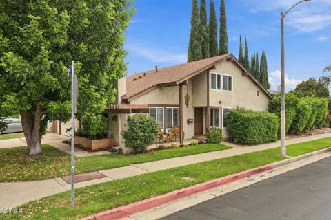 Photo of 19860 Arminta Street, Winnetka, CA 91306 (MLS # V1-38908)