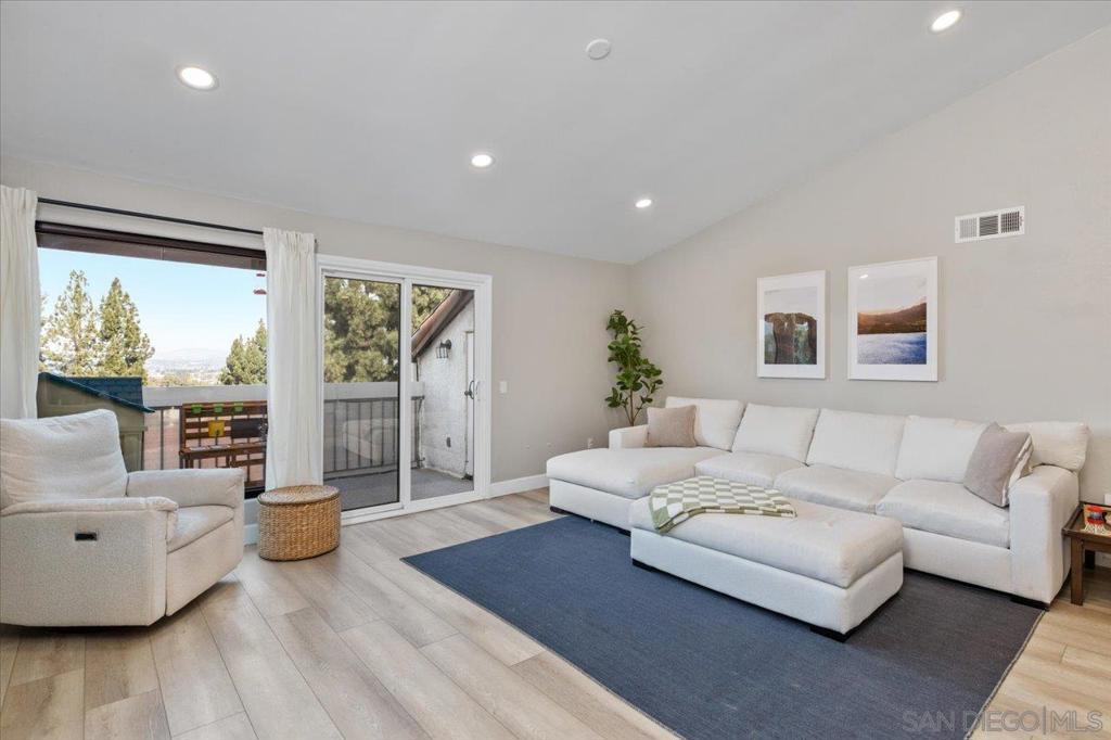 16266 Avenida Venusto E