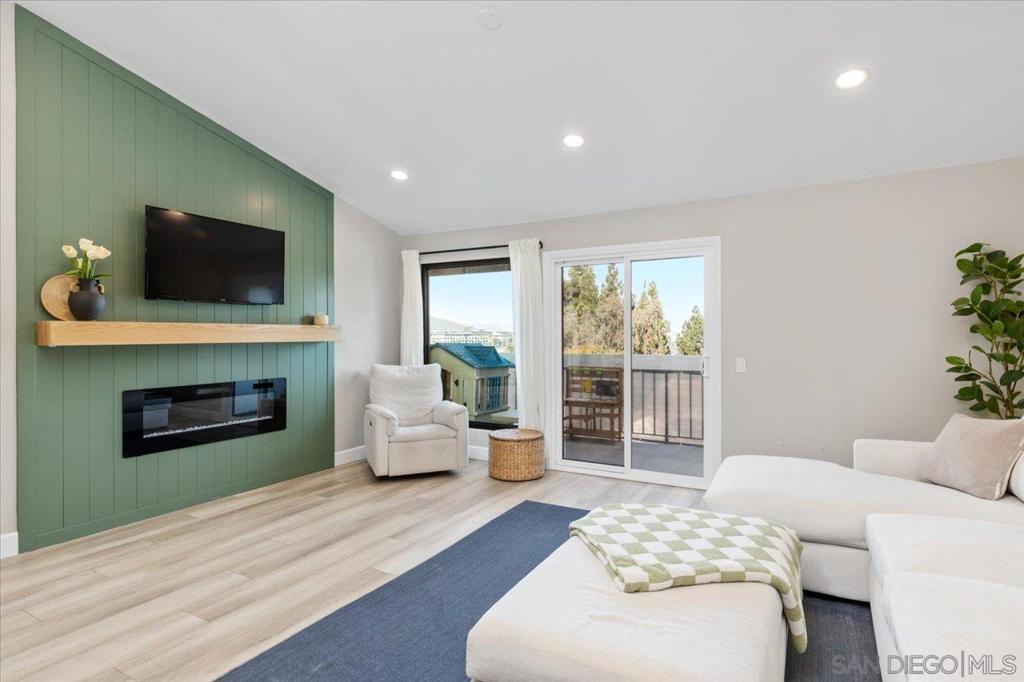 16266 Avenida Venusto E
