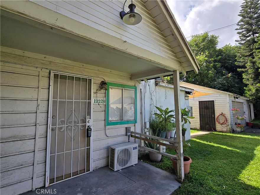 ****RENT SPECIAL****

Remodeled 1BR/1BA

Freshly updated with new ceramic tile, brand-new stove, modern bathroom, and new AC/heating unit. Conveniently close to the 605 freeway, shops, and dining.