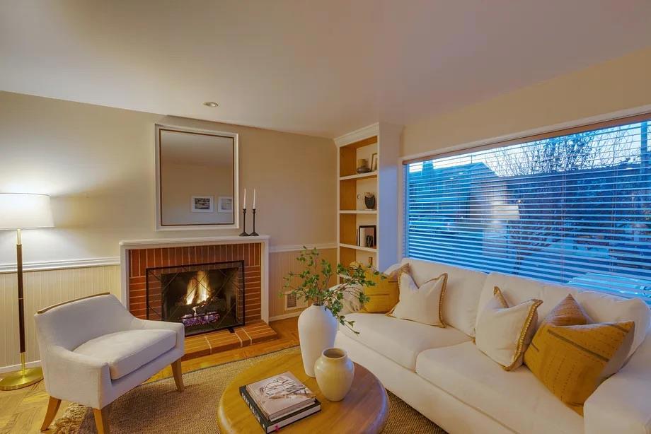 Properties 2 467 Avalon Drive