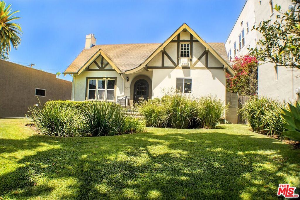 Photo of 507 N Larchmont Boulevard, Los Angeles, CA 90004 (MLS # 26660587)