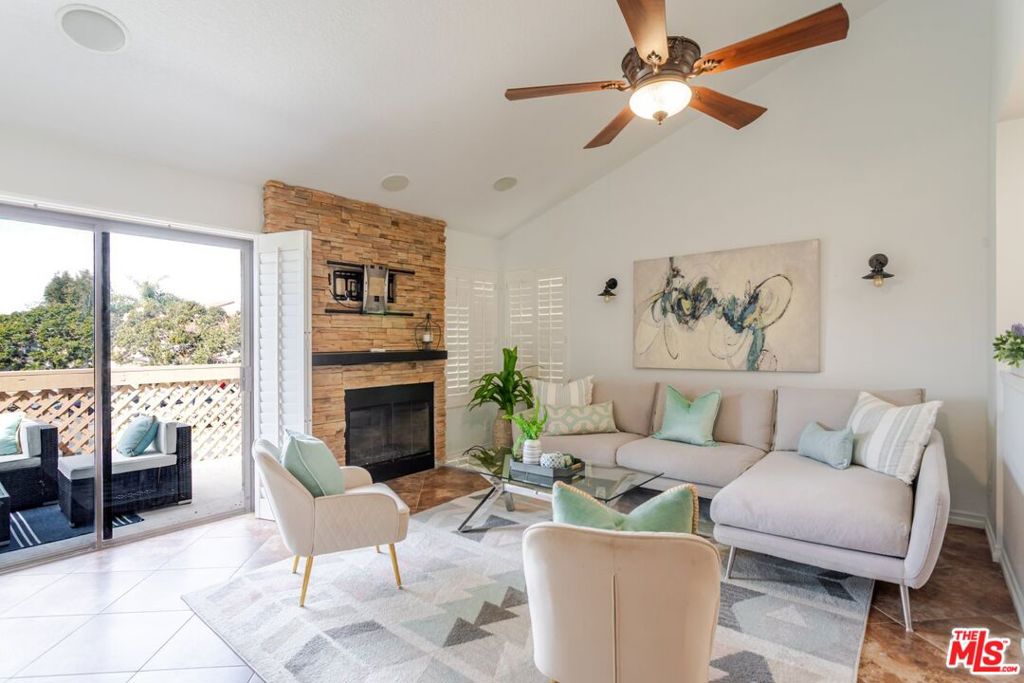 4852 Cabana Drive 202