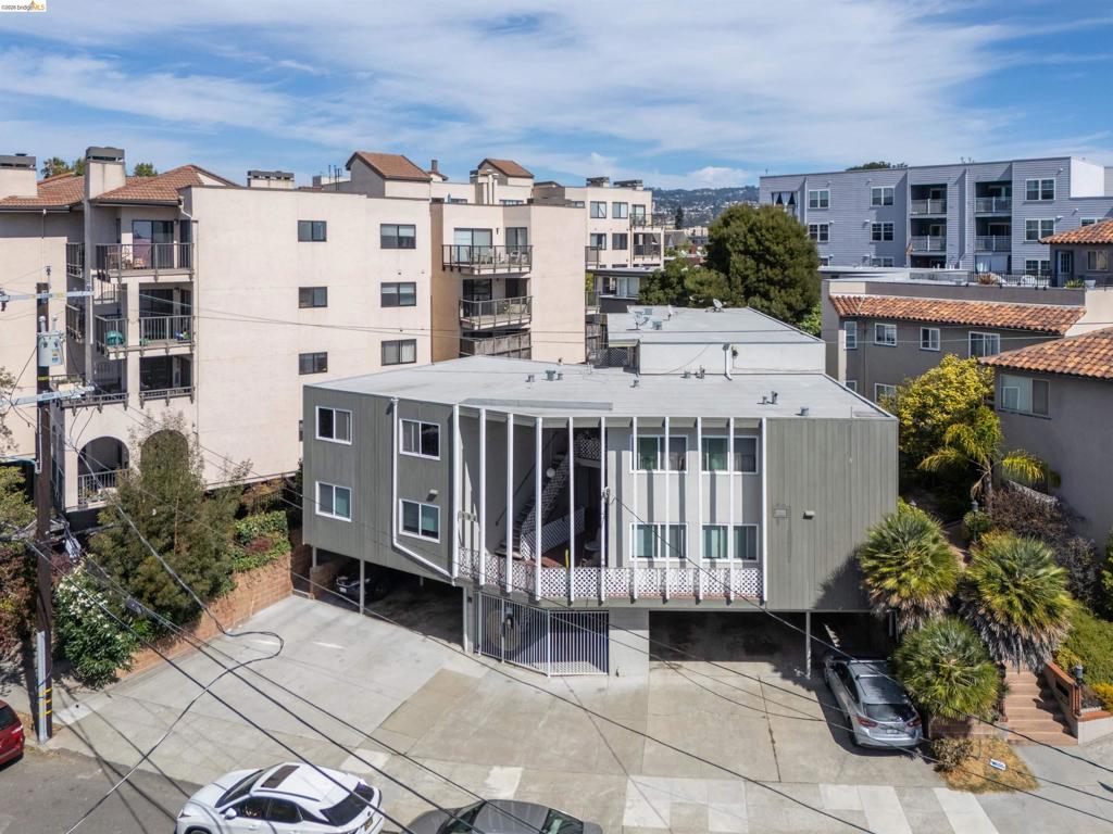 296 Lester Ave