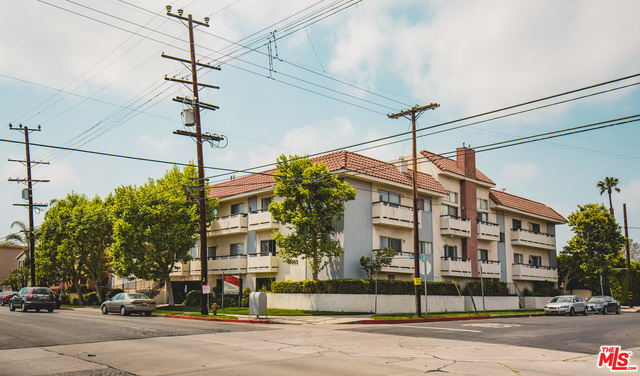 We are pleased to present a twenty four unit, non rent controlled apartment building located in a highly desirable Sherman Oaks location. There is an excellent unit mix of Nine One bedrooms, Four Studio Plus Lofts, and Twelve Two Bed/Two Bath Units. The Studio plus Loft Units are very spacious and have a nice deck off the loft area. The property sits on the corner of Magnolia Blvd and Willis Ave, giving it plenty of visibility from drive by traffic. Located between Sepulveda Blvd and Van Nuys Blvd, residents are just a few minutes away from the Sherman Oaks Galleria, Sherman Oaks Recreation Center and plenty of dining & entertainment on Ventura Blvd. Located at the hub of the San Fernando Valley, convenient 101 and 405 freeway on-ramps allows residents to easily access major employment and entertainment centers of Los Angeles.