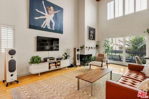 Photo of 3988 Beethoven Street #10, Los Angeles, CA 90066 (MLS # 25615923)