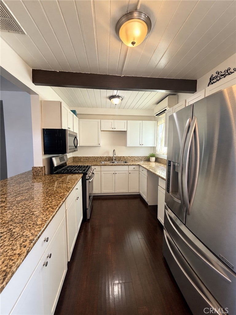122 E De Anza Circle