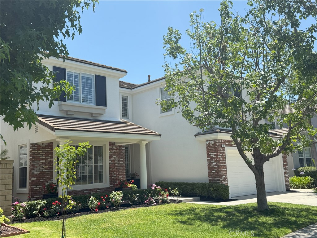 18 Lakeside Drive
