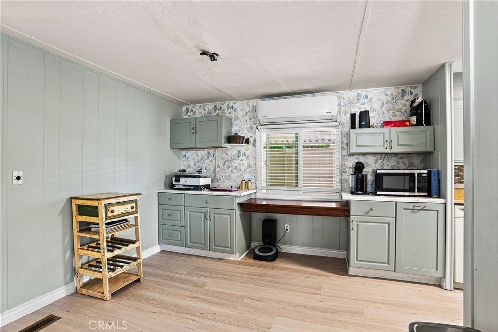332 N. Lyon Avenue 67