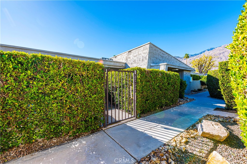 1111 E Ramon Road 37