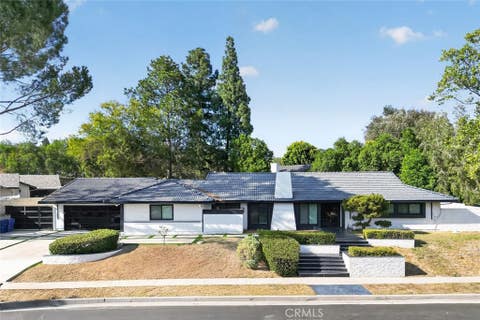 Photo of 20001 Hiawatha Street, Chatsworth, CA 91311 (MLS # GD26143021)