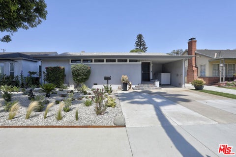 Photo of 2672 Veteran Avenue, Los Angeles, CA 90064 (MLS # 26859205)