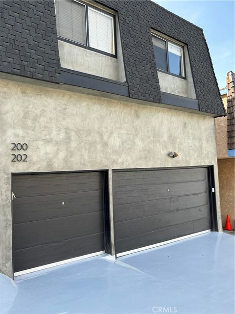 Photo of 200 39th Street, Manhattan Beach, CA 90266 (MLS # SB25257701)
