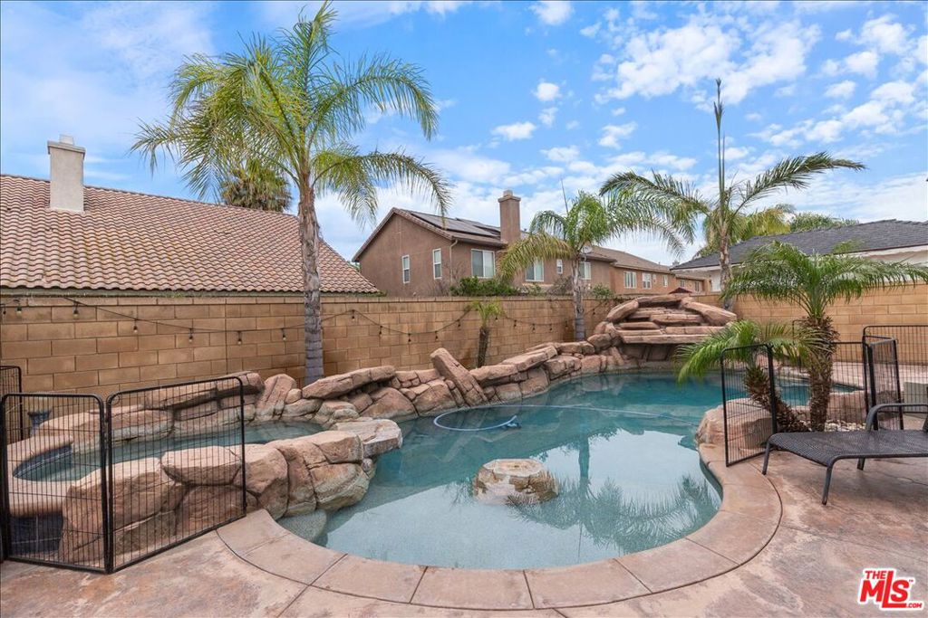 7915 Saddletree Court
