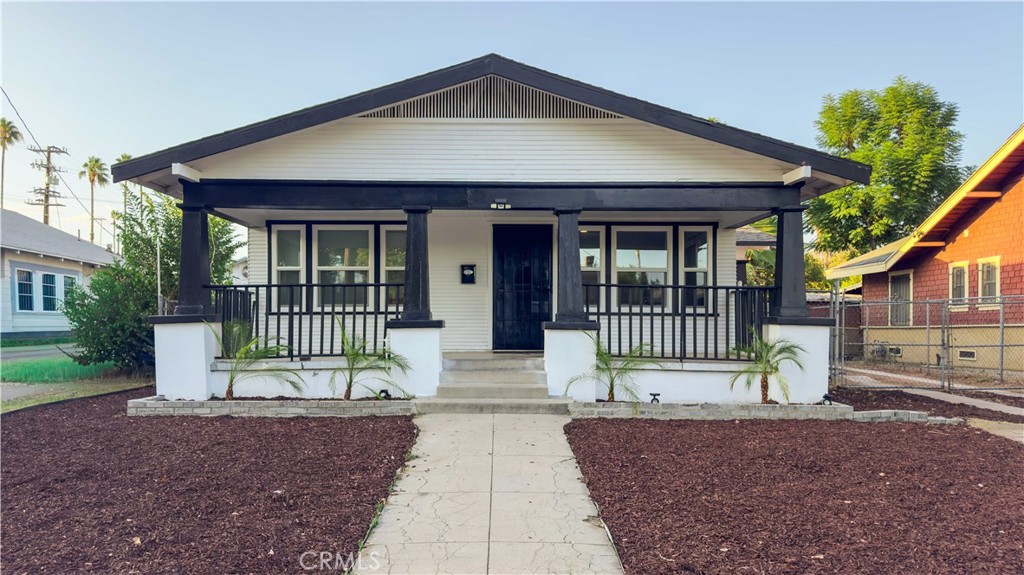 Step into your dream home at 580 W 21st Street, a beautifully renovated Craftsman that offers modern style, spacious living, and the rare chance to move right in without lifting a finger. Imagine walking into a bright open space filled with natural light from brand new energy efficient windows, modern luxury vinyl plank floors under your feet, and sleek recessed lighting highlighting custom built in bookshelves. The flow of the living room, dining room, and bonus room makes this home perfect for entertaining or simply enjoying everyday life with ease.
The kitchen will instantly become your favorite spot with sparkling quartz countertops, sleek white cabinetry, brand new appliances, and a charming eat in nook that feels made for morning coffee or late night conversations. The primary suite offers privacy and comfort with its own beautifully updated bath, while two more bedrooms give you space for family, guests, or a home office. A washer and dryer are already included, and upgrades like the tankless water heater mean you can move in and start living without worry.
Outside, the possibilities are endless. With a massive ten thousand square foot lot, a detached garage that can be converted into an ADU, and a long driveway big enough for RV parking, this property gives you room to grow and invest comfortably in modern living. Add in the convenient location near schools, shopping, and commuter routes, and you have the perfect blend of style, space, and opportunity.