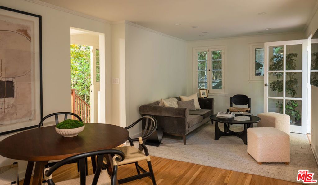 Photo of 488 St. Pierre Drive, Bel Air, CA 90077 (MLS # 25608253)
