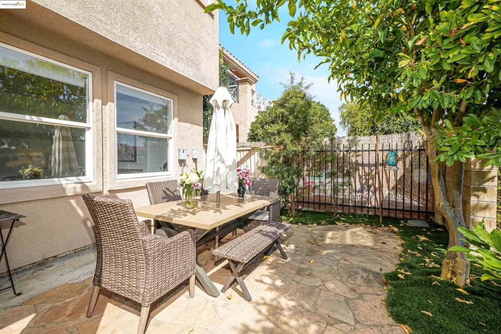 GLEN COVE - Residential