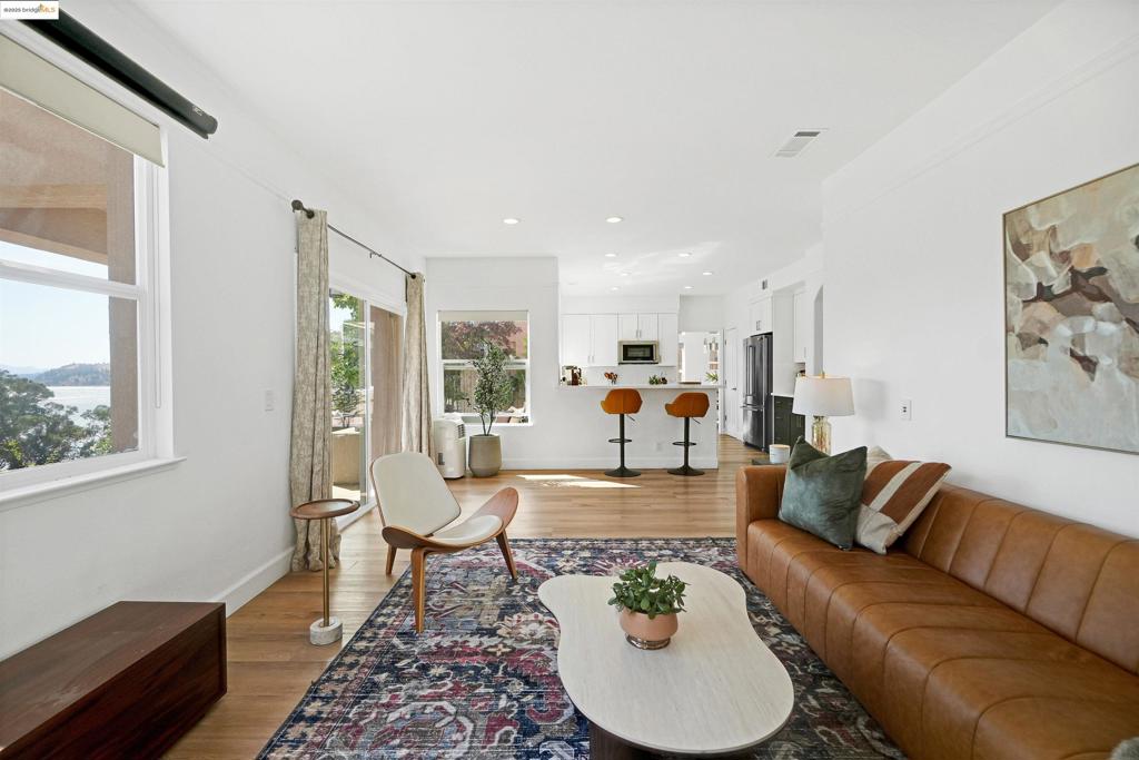 GLEN COVE - Residential