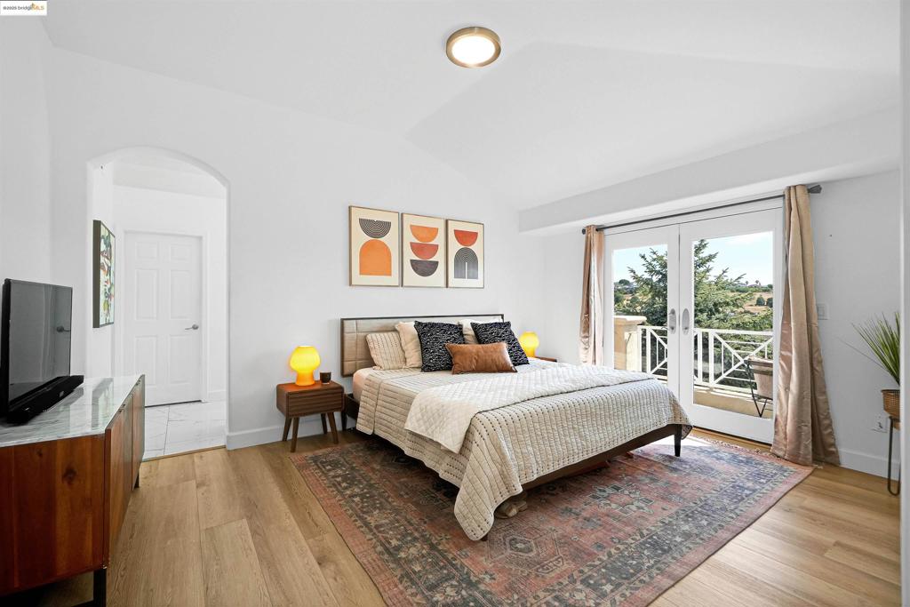 GLEN COVE - Residential