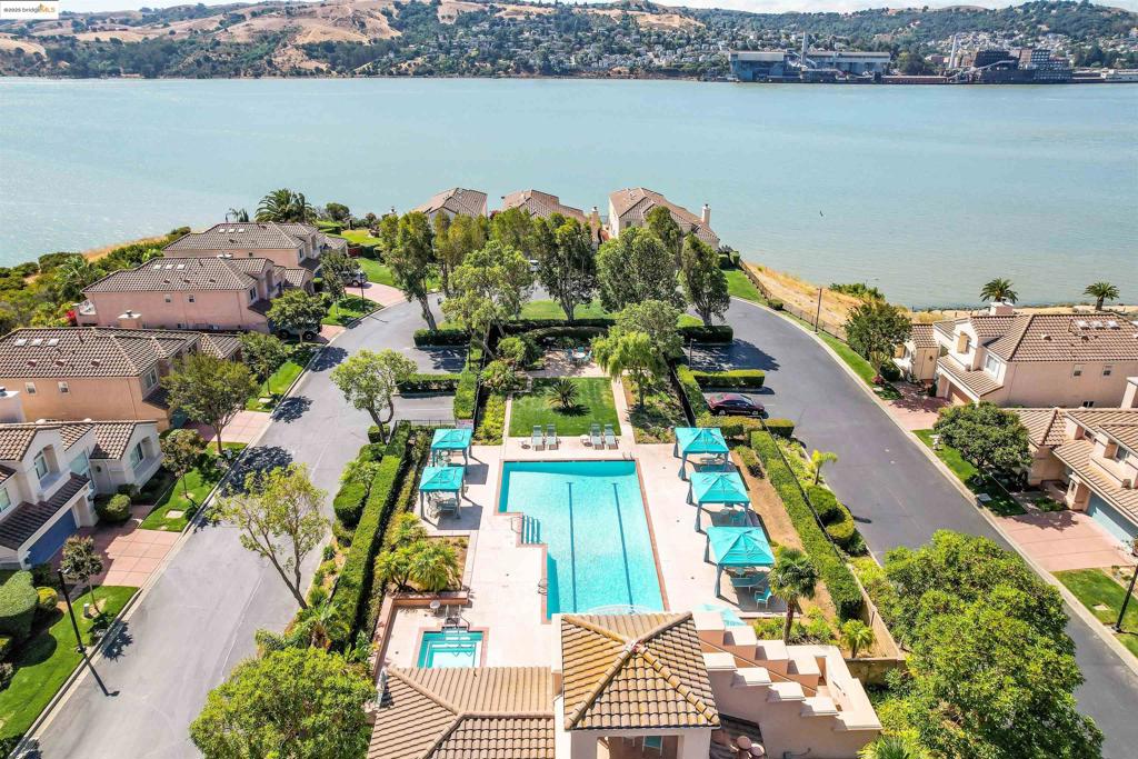 GLEN COVE - Residential