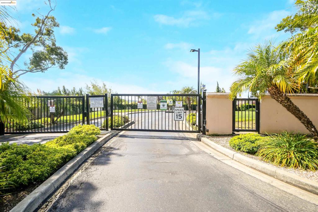 GLEN COVE - Residential