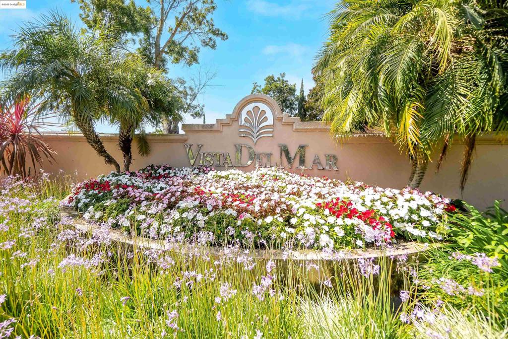 GLEN COVE - Residential