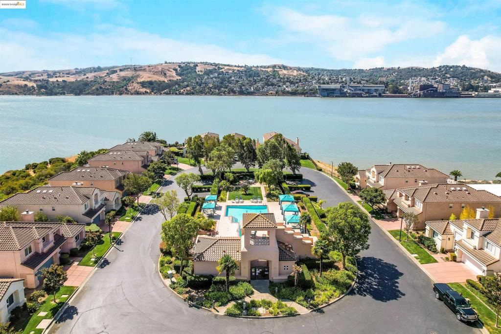 GLEN COVE - Residential