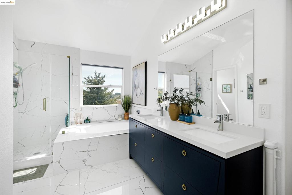 GLEN COVE - Residential