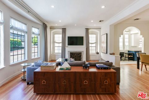 Photo of 1014 N Doheny Drive, West Hollywood, CA 90069 (MLS # 26841181)