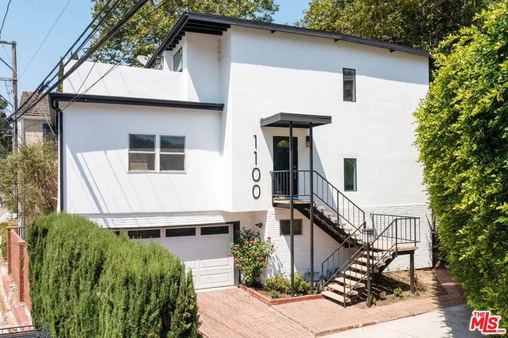 Los Angeles, California 90077, United States, 3 Bedrooms Bedrooms, ,3 BathroomsBathrooms,Residential,Active,235109