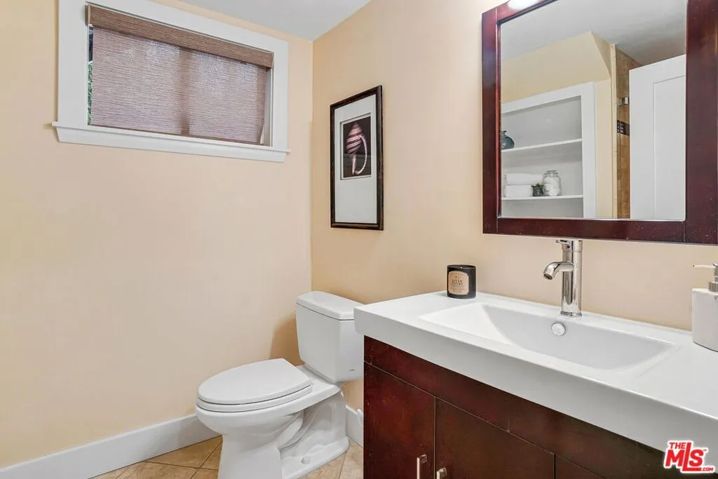 Los Angeles, California 90077, United States, 3 Bedrooms Bedrooms, ,3 BathroomsBathrooms,Residential,Active,235109