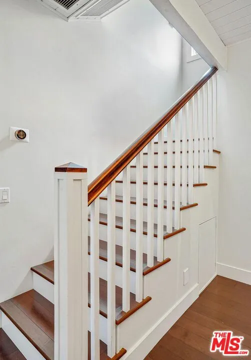 Los Angeles, California 90077, United States, 3 Bedrooms Bedrooms, ,3 BathroomsBathrooms,Residential,Active,235109